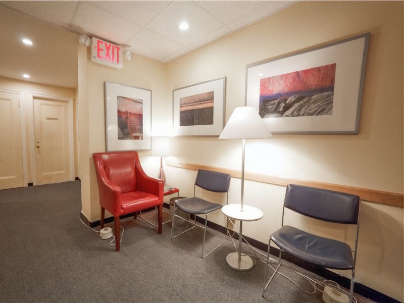 Comfortable waiting area at Dr. Haas' psychiatry office